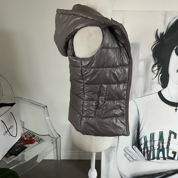 Zella Puffer Vest 7/8 In Excellent Condition As New Worn 2x - Picture 5 of 8